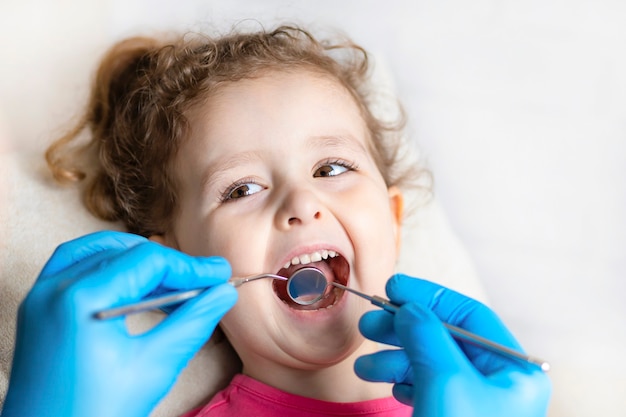 small-girl-receiving-children-dentistry-service